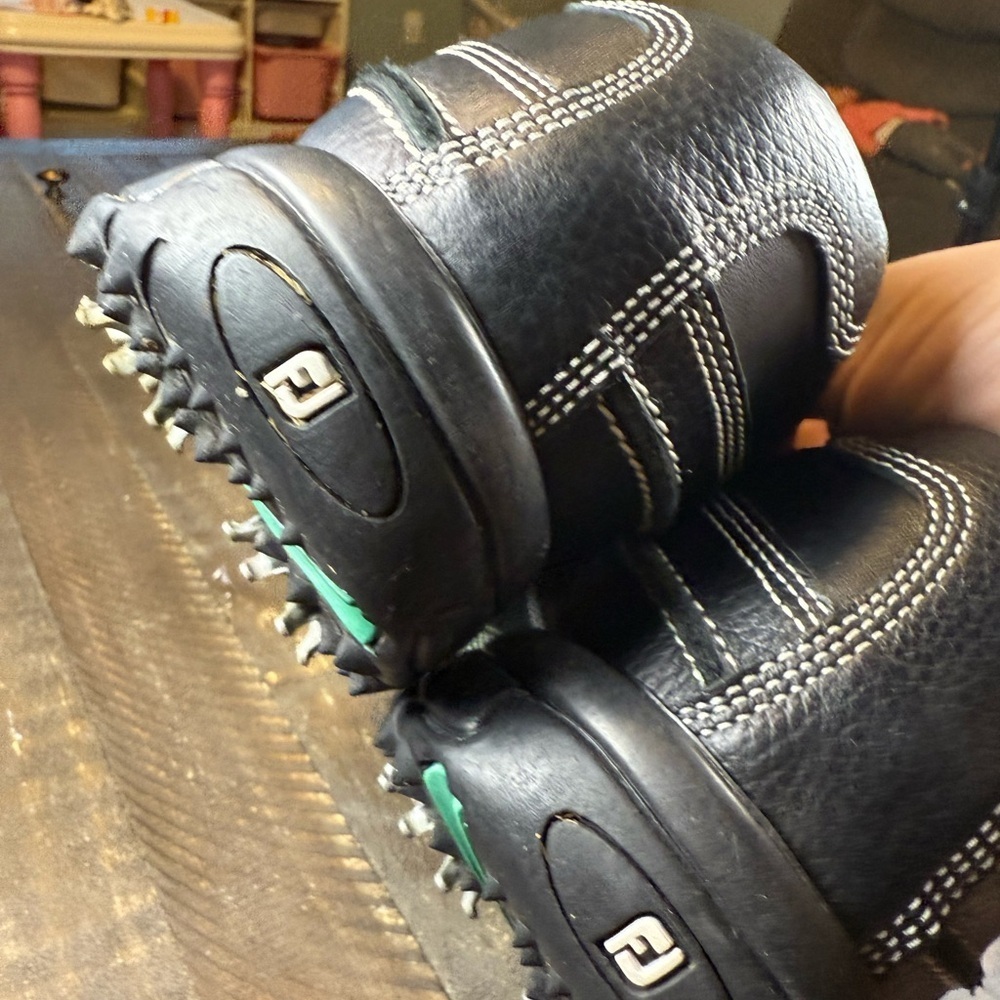 FootJoy Golf Shoes Women’s Black Leather Golf Shoes Size 10 SoftSpikes - Picture 10 of 13
